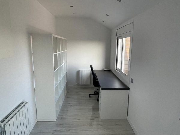 Reforma Integral en la Meridiana, Barcelona: Luz Natural, Elegancia Atemporal y Espacios con Alma